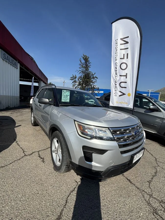 Ford Explorer foto 3