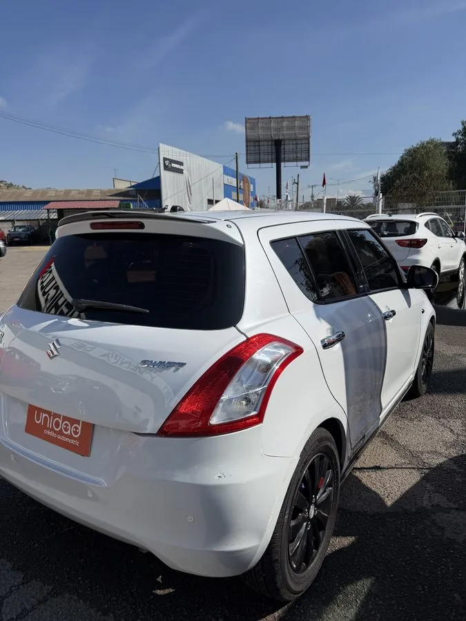 SUZUKI SWIFT foto 4