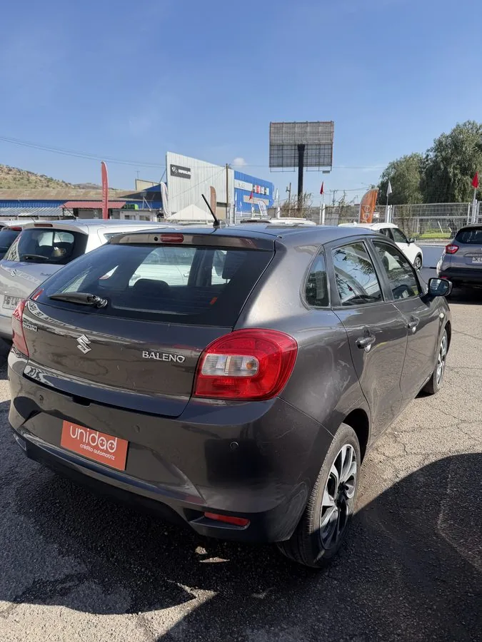 Suzuki Baleno foto 4