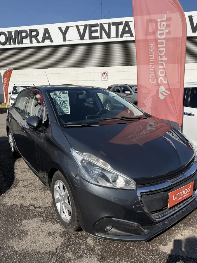 PEUGEOT 208 foto 3