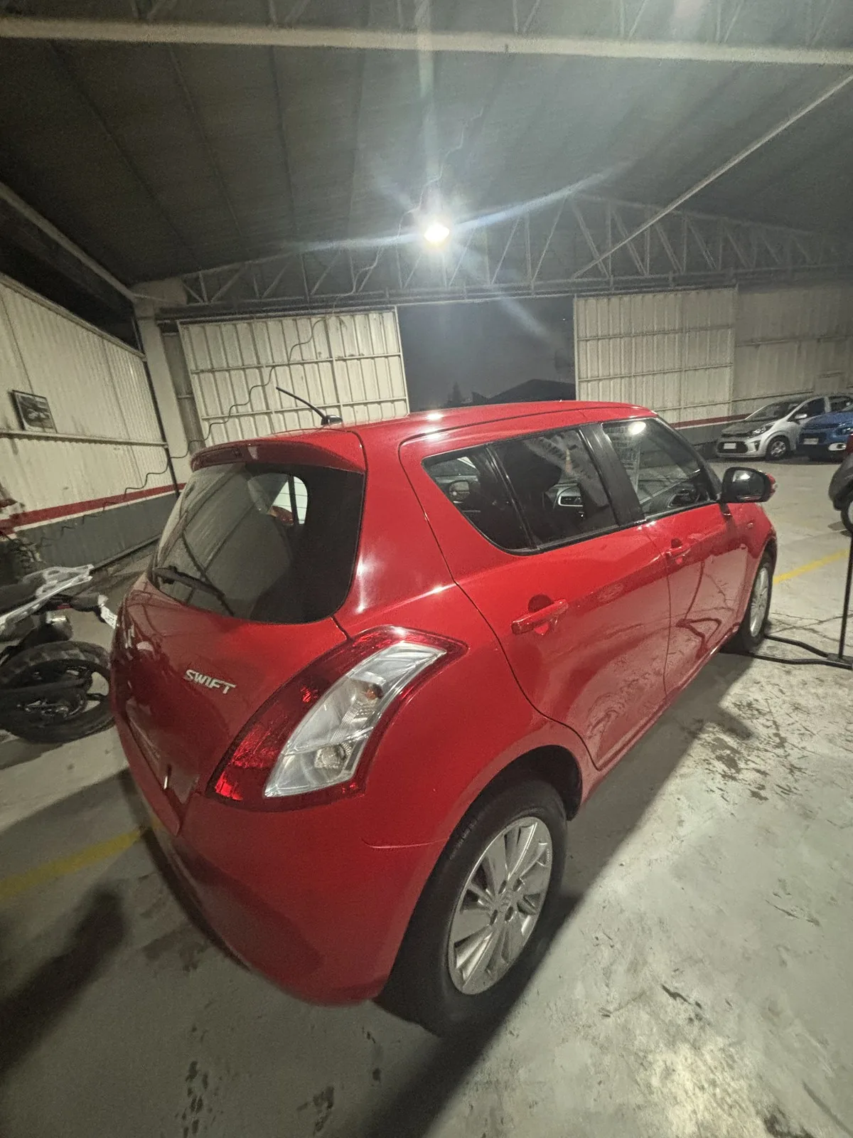 Suzuki Swift foto 4