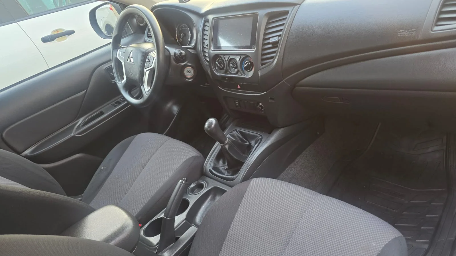 Mitsubishi L200 4x2 foto 6