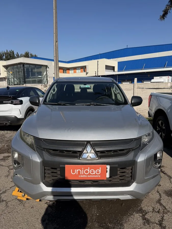 Mitsubishi L200 foto 2