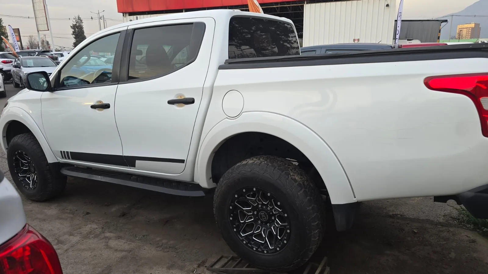 Mitsubishi L200 Dakar 4x4 foto 5