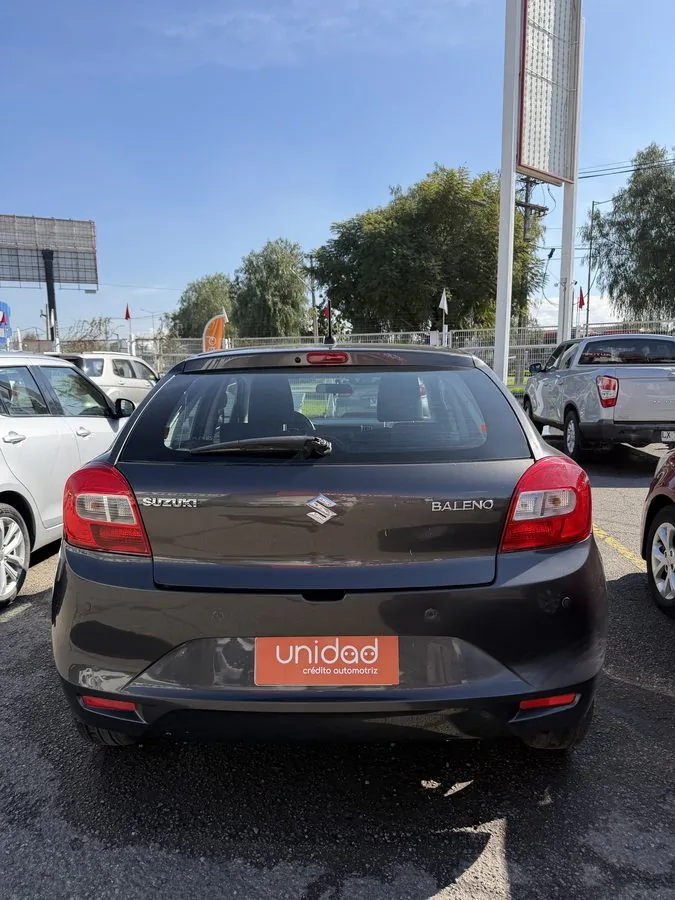 Suzuki Baleno foto 5