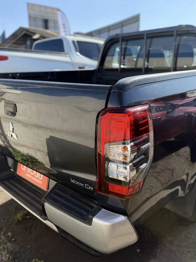 Mitsubishi L200 foto 4