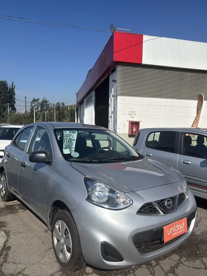 Nissan March foto 3
